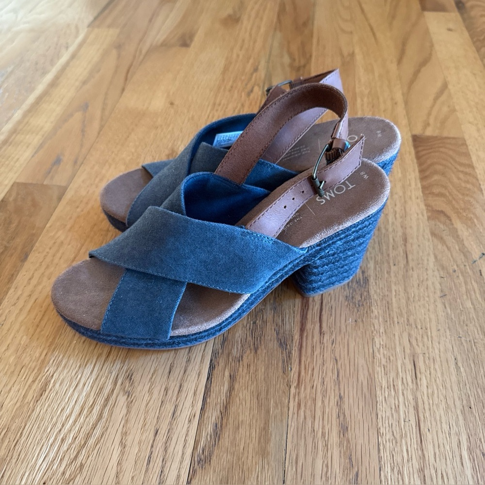 TOMS Ibiza Sandals Majolica Blue Vintage Canvas Vegan Tan Women’s Size 8